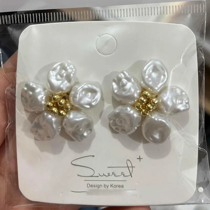 M&T Wear - Irregular White Pearl Flower Earrings