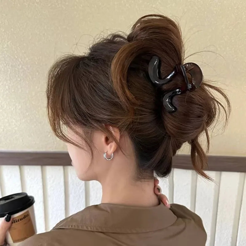 M&T Wear - Simple Irregular Shark Hair Clip Premium Hairpin